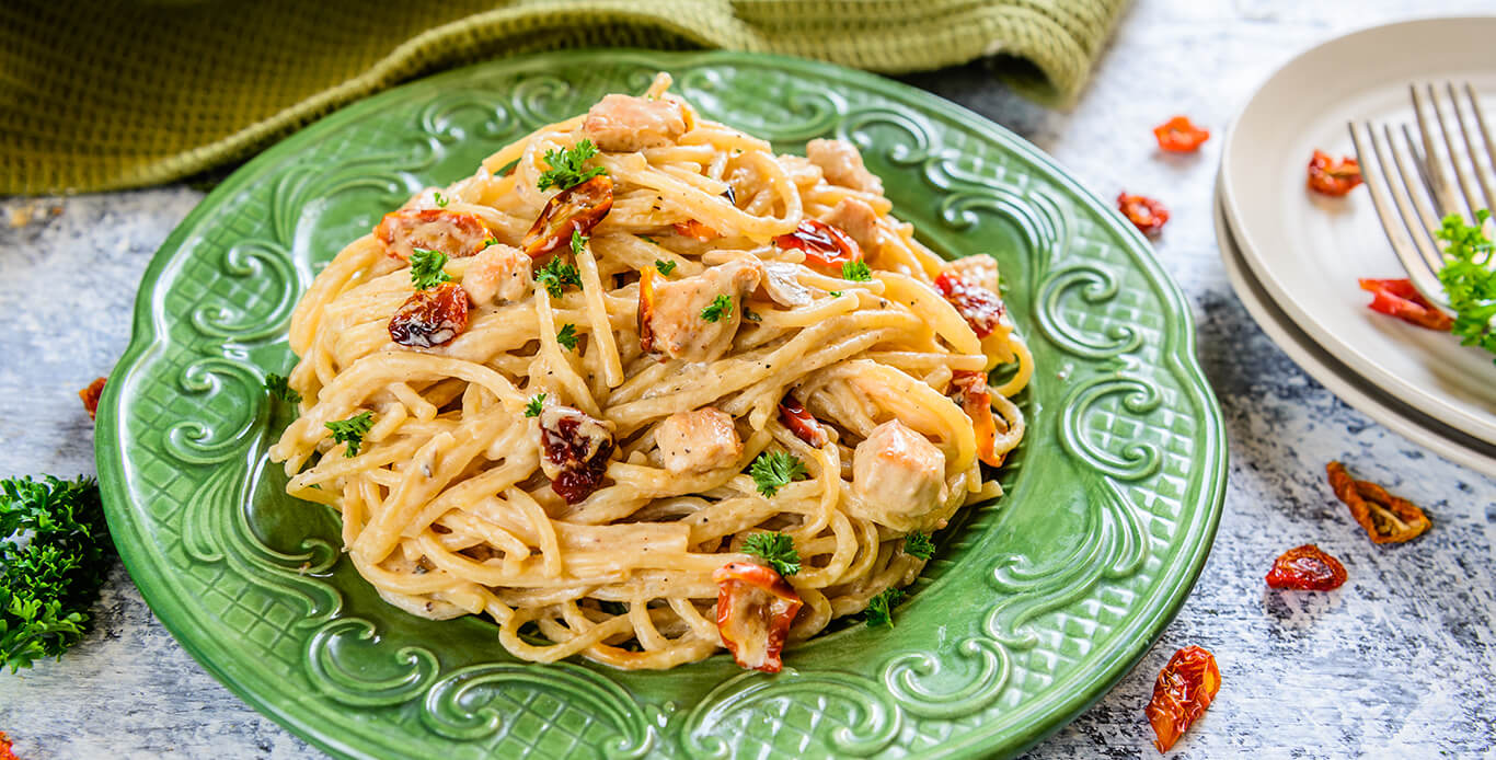 PENNE WITH CREAM CHICKEN AND PARSLEY